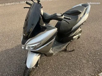 scooter aprila sxr 50
