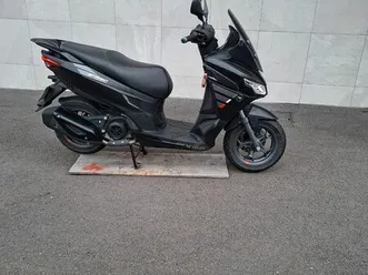 scooter aprilia sxr 50