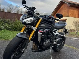 triumph speed triple 1200 rs