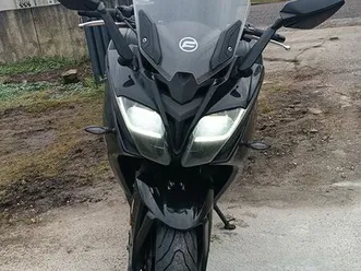 vends cf moto 650 gt