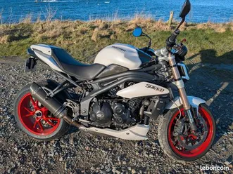 triumph 1050 speed triple 2011