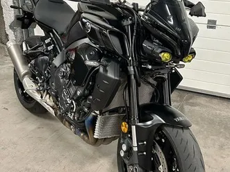 mt-10 black 2024 garantie 7000km