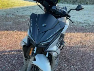 scooter kymco super 8