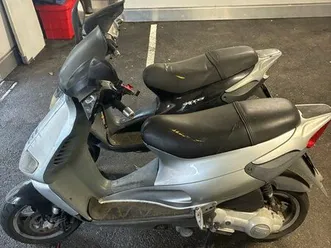 2 scooters skipper 125 4 temps