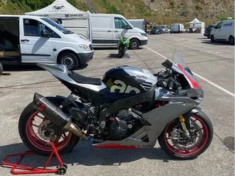 aprilia rsv4