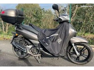 scooter 125 peugeot tweet