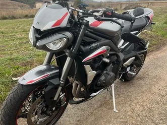 ?? 765 street triple rs