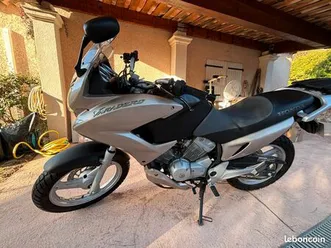 a vendre moto honda varadero xl 125 v de 2008 edition