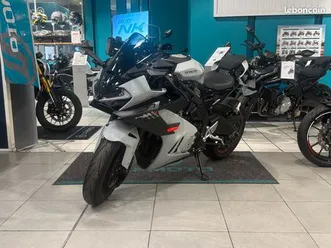 moto cf moto 675sr-r trois cylindres 675 cc 03/25 2205kms