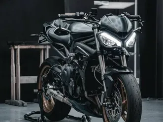 triumph street triple rs 2022 - black carbon - état irréprochable