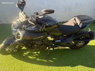 ducati diavel v4 noire
