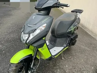 scooter peugeot streetzone