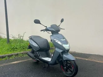 peugeot kisbee 50 4temps.prix à débattre