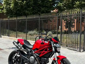 ducati monster 796