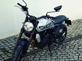 brixton crossfire 500 x – stříbrná - předváděcí motocykl