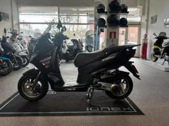 aprilla sxr 45km e5 1e eigenaar! service+garantie — scooters | aprilia — marktplaats