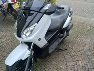 xmax 250i