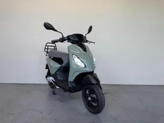 piaggio one brom 45 km/h, misty pearl green (custom) — scooters | piaggio — marktplaats