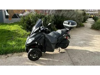 piaggio mp3 300 sport (avec tablier hiver mp3 + bulle fumée + top-case givi v47)