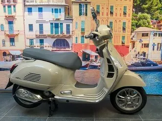 ② vespa gts 310