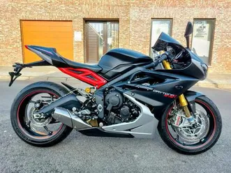 ② triumph daytona 675r abs 2016