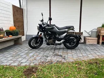 husqvarna svartpilen 125