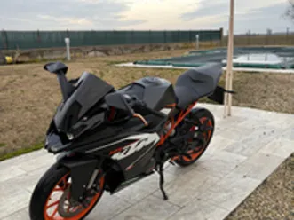 ktm rc 125 4 tempi