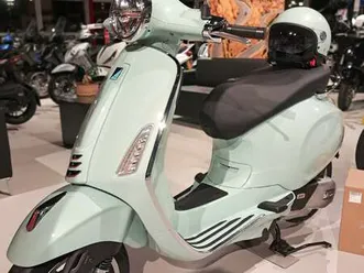 vespa primavera 125 bauletto + supporto omaggio verde