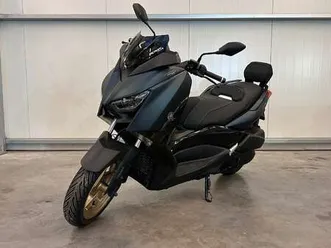 yamaha xmax 300 tech max