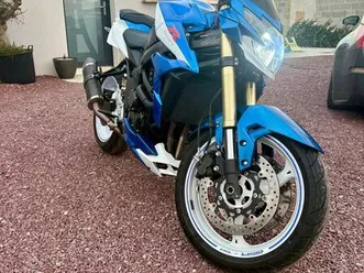 suzuki gsr 750