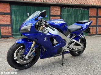 yamaha r1