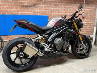 speed triple rs 2025 bien équipé