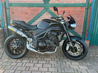 triumph speed triple 1050