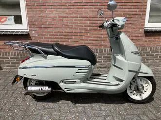 peugeot django roller preis 999 euro