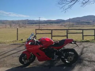 ducati supersport 937 cc rosso