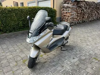 piaggio x8 200