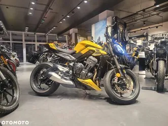 triumph street triple