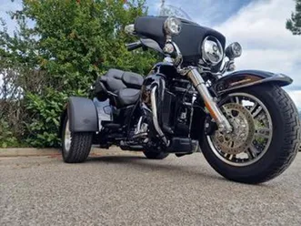 harley-davidson trike - 2021