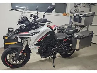 benelli trk 702 – 03/2024 – 1. hand – nur 1.500 km – tiefergelegt