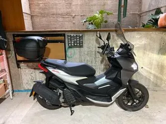 aprilia sr gt 200