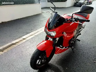 kawazaki 750 z version- n - 7 ch fiscaux, tres bon etat general et top mécanique rien à prévoir contrôle technique r.a.s du 21-01-2026 validé pour 3 ans, 750kms