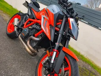 a vendre ktm 1290 super duke r