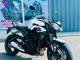 triumph street triple r