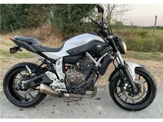 moto yamaha mt07 (a2)