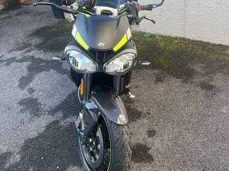 triumph speed triple rs