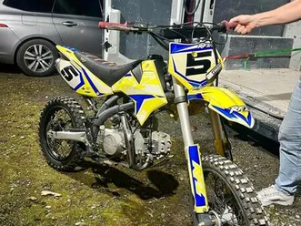 vend moto 125 apollo rfz jaune en très bon état