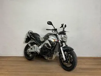 suzuki - gsr 600
