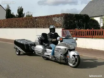 vds ou échange honda 1800 goldwing avec ou sans sa remorque bagagère contre harley softail