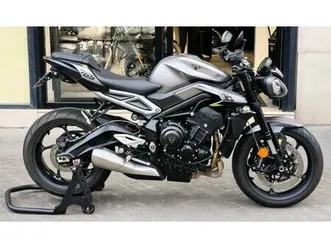 triumph street triple 765 r 2024 765 cm3 | moto roadster | 3 684 km | gris | 75017 paris 17