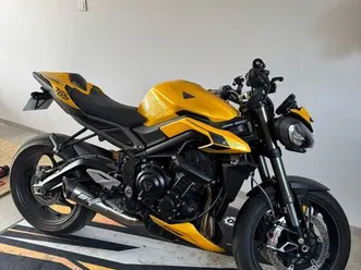 triumph street triple rs